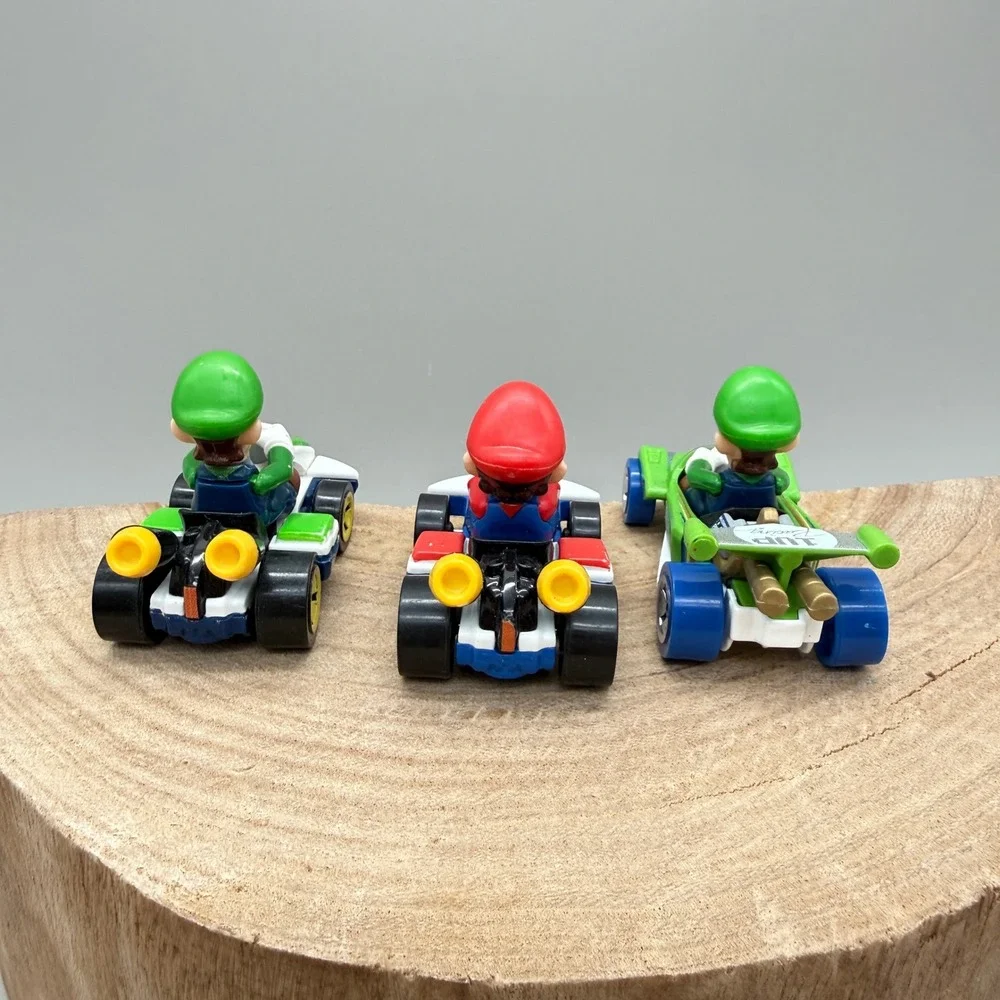 Hot Wheels Mario Kart Diecast Lot Mario Luigi Standard Kart Circuit Special 3pk